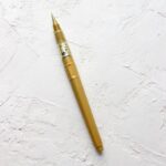 Kuretake ZIG Cartoonist Brush Pen - Gold